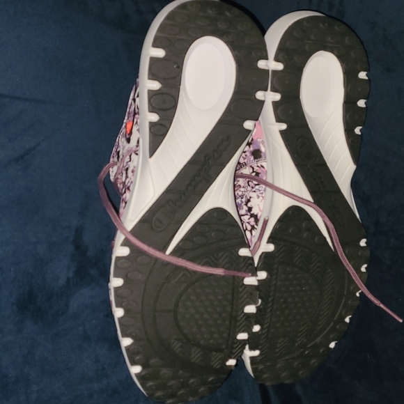 New Champion "YOGA" style sneakers sizes 9.5 and 11 - Picture 9 of 10